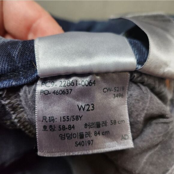 Levi's Wedgie Jeans Light Size 23 Tapered Leg High Waist - Picture 10 of 14